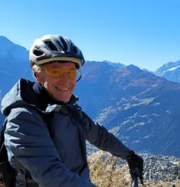 Review author: Etienne van der Vaeren